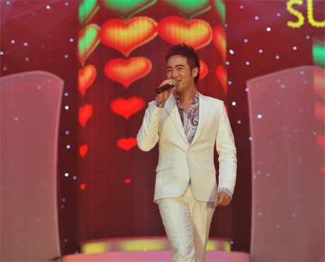 Hà Hồ xua tan giá rét Hà Nội - 4