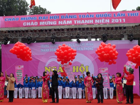 Giới trẻ Hà Nội không ngại mưa rét đi hiến máu - 1 Giới trẻ Hà Nội không ngại mưa rét đi hiến máu - 1