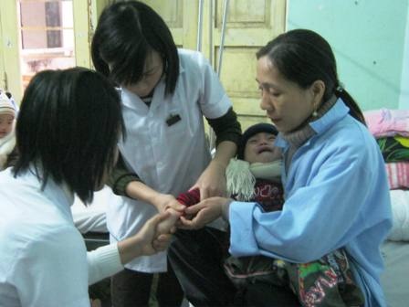 Thời tiết lạnh, hàng trăm trẻ mắc bệnh tiêu chảy - 3