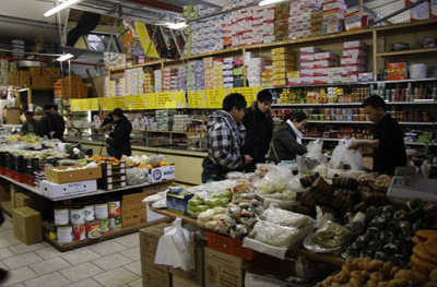 Hàng Tết trong lòng những người Việt xa quê hương - 1 Hàng Tết trong lòng những người Việt xa quê hương - 1