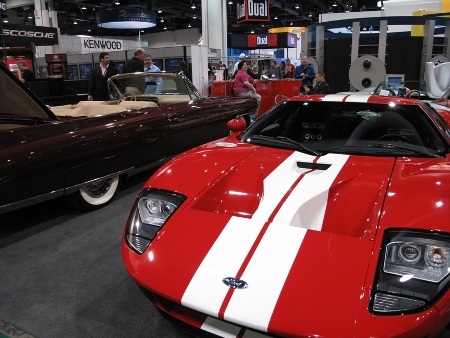 Công nghệ xe hơi tràn ngập CES 2011 - 2