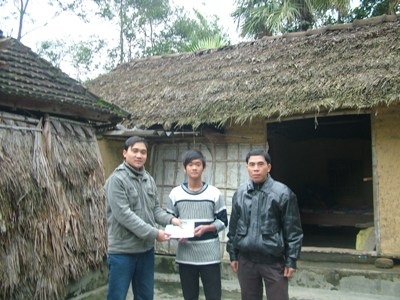 10,5 triệu đồng đến với 3 anh em mồ côi   - 1