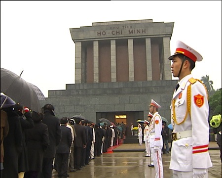 Thông qua qui chế làm việc tại đại hội Đảng XI - 1 Thông qua qui chế làm việc tại đại hội Đảng XI - 1