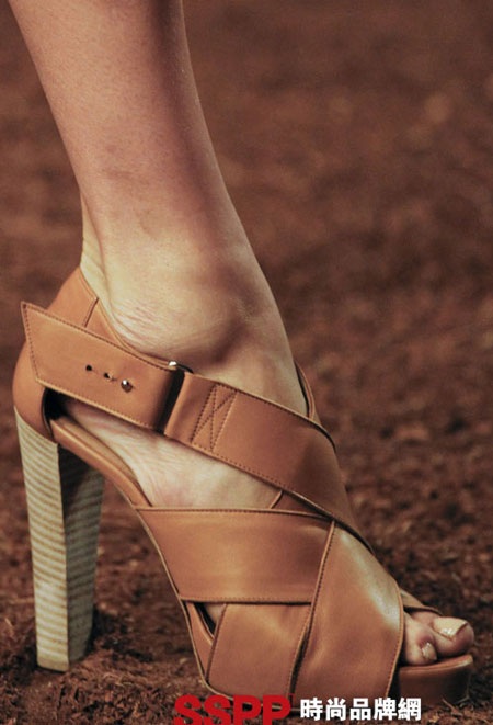 Những mẫu giầy mới nhất 2011 của Hermes và John Galliano - 5