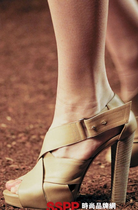 Những mẫu giầy mới nhất 2011 của Hermes và John Galliano - 6