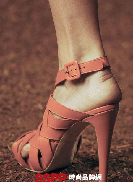 Những mẫu giầy mới nhất 2011 của Hermes và John Galliano - 10