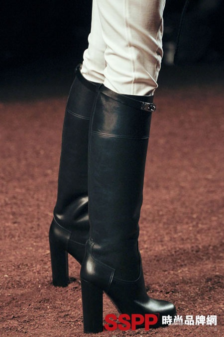 Những mẫu giầy mới nhất 2011 của Hermes và John Galliano - 15