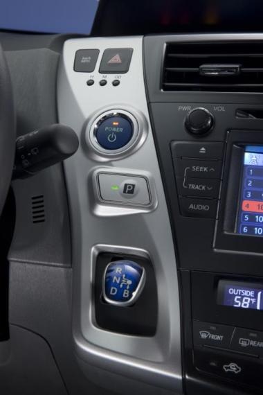 Toyota Prius V - Tăng diện tích, thêm tiện ích - 15