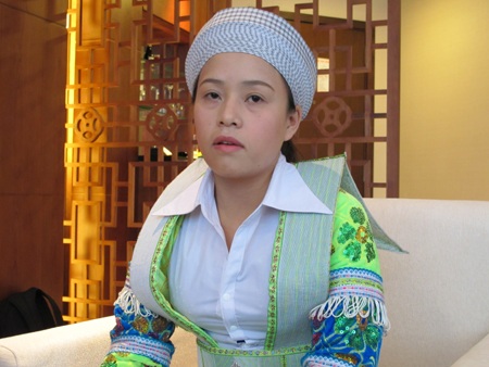 Cô gái H’Mông, đại biểu trẻ nhất Đại hội Đảng XI - 1