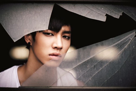 Lee Hyori và T.O.P đẹp nhất khi kẻ… mắt nước - 7 Lee Hyori và T.O.P đẹp nhất khi kẻ… mắt nước - 7