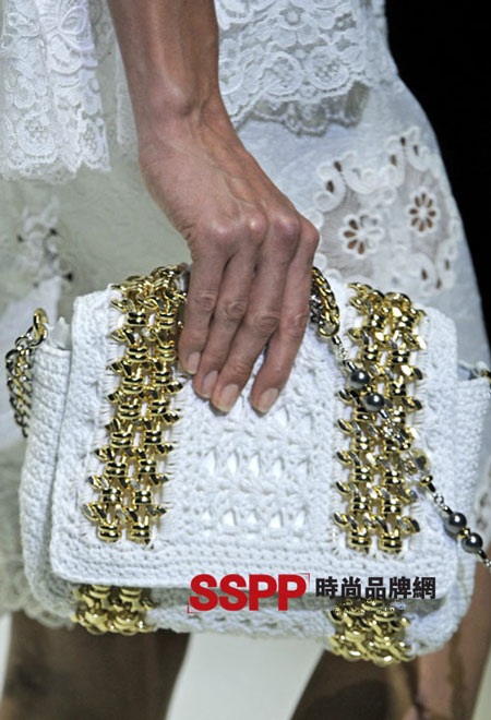 Dolce&Gabbana “tung” mẫu túi mới nhất 2011 - 11 Dolce&Gabbana “tung” mẫu túi mới nhất 2011 - 11