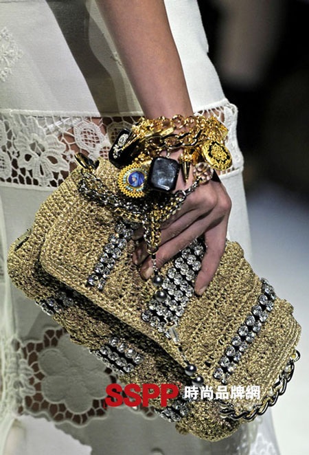 Dolce&Gabbana “tung” mẫu túi mới nhất 2011 - 12 Dolce&Gabbana “tung” mẫu túi mới nhất 2011 - 12