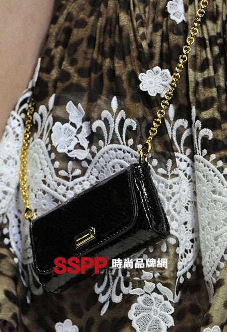 Dolce&Gabbana “tung” mẫu túi mới nhất 2011 - 16 Dolce&Gabbana “tung” mẫu túi mới nhất 2011 - 16