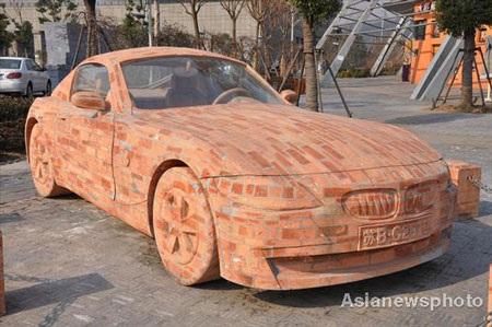 Siêu xe làm bằng…gạch - 1