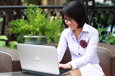 Làm đẹp bằng laptop, sao lại không? - 1