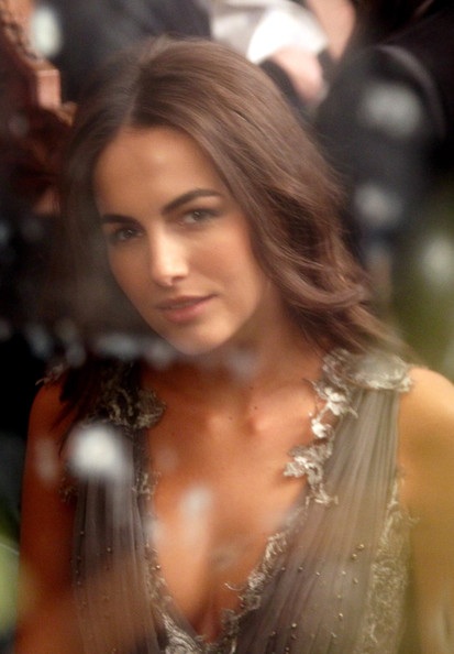Camilla Belle làm vơ đét trong show diễn của Alberta Ferretti - 6 Camilla Belle làm vơ đét trong show diễn của Alberta Ferretti - 6