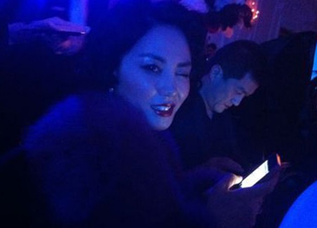 Lý Á Bằng khóc khi nghe vợ hát trong phim cuối của mình - 2 Lý Á Bằng khóc khi nghe vợ hát trong phim cuối của mình - 2