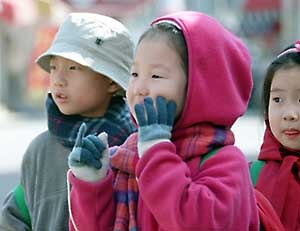 Nữ sinh xứ Hàn ấm áp ngày đông giá - 6 Nữ sinh xứ Hàn ấm áp ngày đông giá - 6