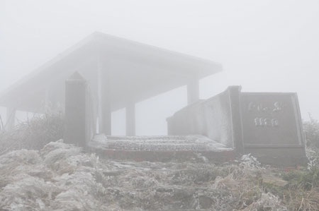 Băng tuyết trên đỉnh Mẫu Sơn - 7