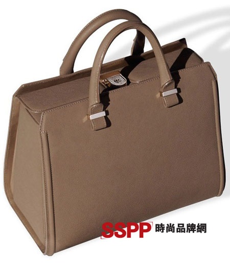 Làm dáng với BST túi của Victoria Beckham và Bottega Veneta - 13