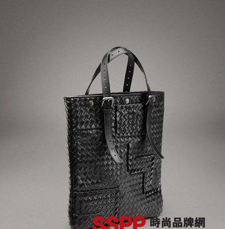 Làm dáng với BST túi của Victoria Beckham và Bottega Veneta - 27