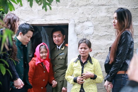 Lan Hương, Ngọc Thạch tươi tắn trong giá buốt - 14 Lan Hương, Ngọc Thạch tươi tắn trong giá buốt - 14
