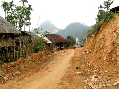 Giật mình ở "bãi chiến trường'' khai thác quặng thiếc - 1