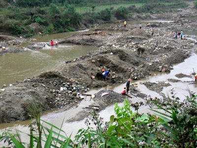 Giật mình ở "bãi chiến trường'' khai thác quặng thiếc - 8