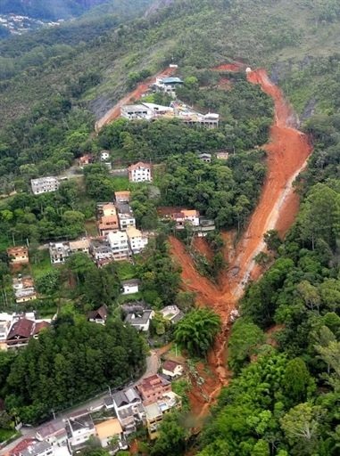 Brazil: Lũ lụt và lở đất kinh hoàng, 257 người chết - 2