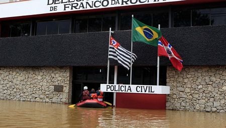 Brazil: Lũ lụt và lở đất kinh hoàng, 257 người chết - 11