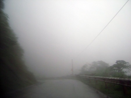 Thời tiết khắc nghiệt, nhiều tuyến đường hoá “bẫy chết người” - 5 Thời tiết khắc nghiệt, nhiều tuyến đường hoá “bẫy chết người” - 5