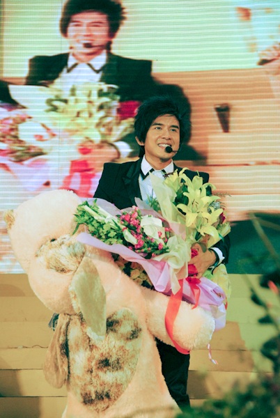 Đan Trường “khóa môi” Thanh Thảo trên sân khấu - 12 Đan Trường “khóa môi” Thanh Thảo trên sân khấu - 12