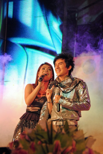 Đan Trường “khóa môi” Thanh Thảo trên sân khấu - 1 Đan Trường “khóa môi” Thanh Thảo trên sân khấu - 1