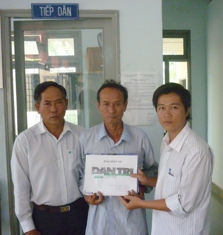 2.300.000 đồng đến với “người phụ nữ bị bỏng toàn thân” - 1 2.300.000 đồng đến với “người phụ nữ bị bỏng toàn thân” - 1