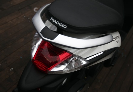 Piaggio Liberty i.e lắp ráp nội trình làng - 4