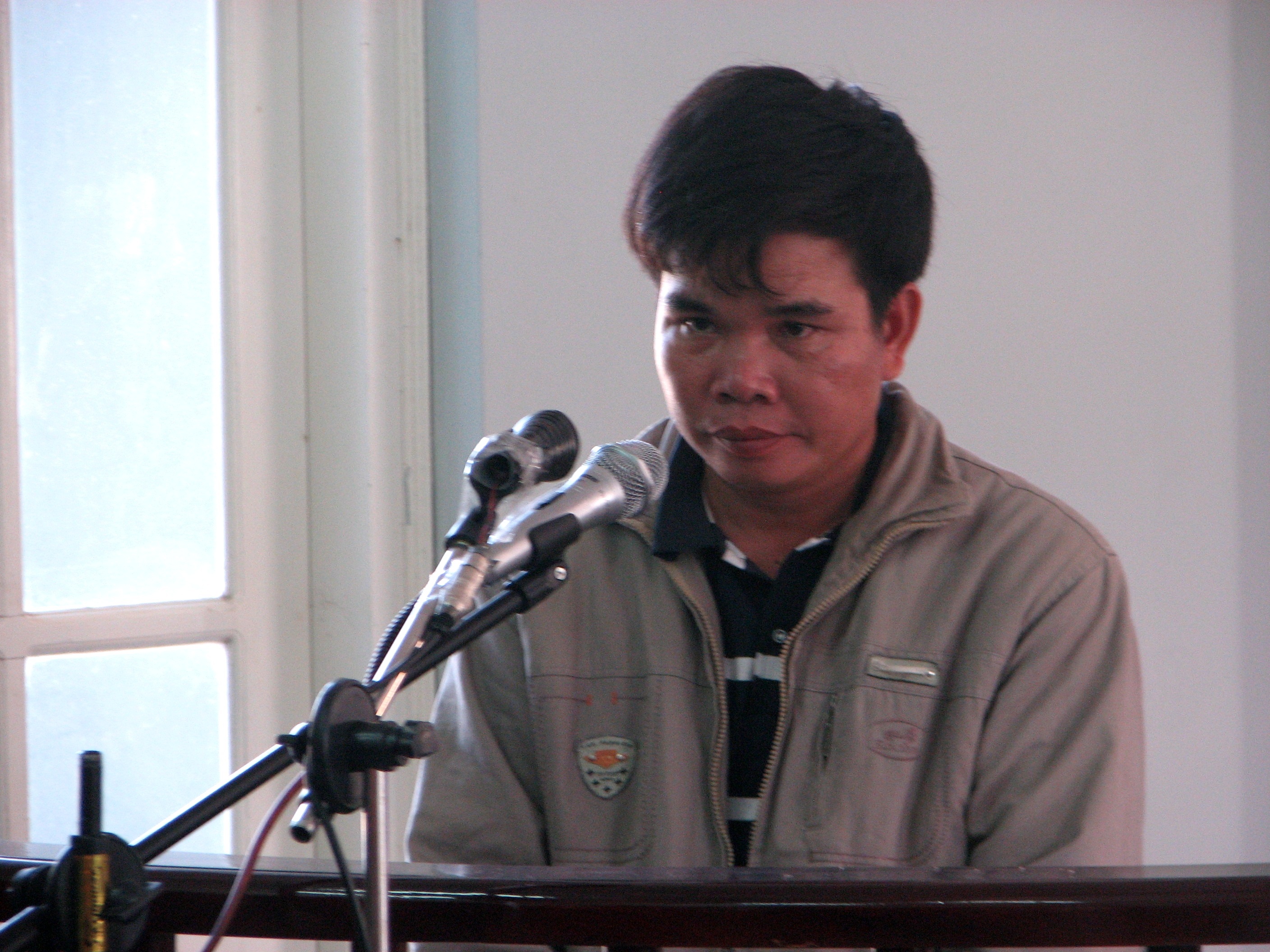 Lãnh án tù vì “cản trở giao thông đường bộ” - 1