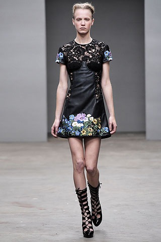 BST đông 2010 Christopher Kane - 13