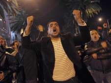 Tunisia rung chuyển vì bạo động - 9