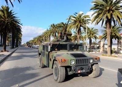 Tunisia rung chuyển vì bạo động - 4