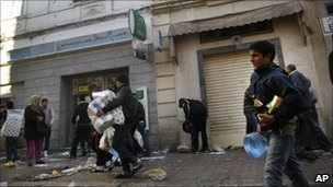 Tunisia có tổng thống mới, tình hình vẫn căng thẳng - 2