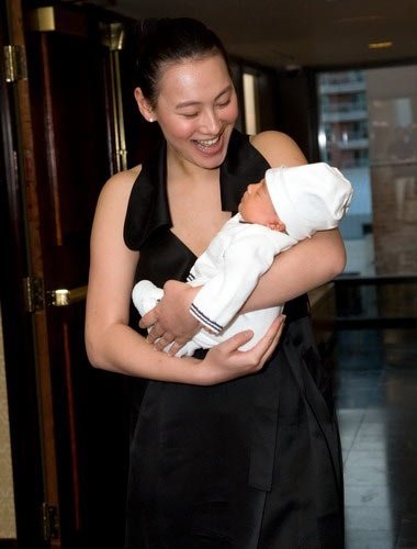 Có 3 con, Lương Lạc Thi vẫn không được làm vợ - 2