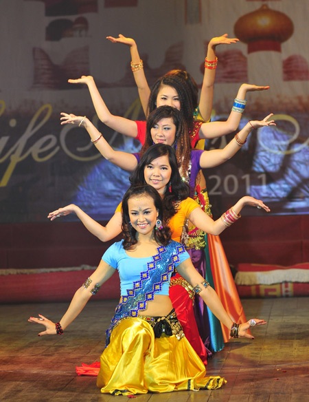 Teen Hà thành “nóng” cùng vũ điệu belly dance - 19 Teen Hà thành “nóng” cùng vũ điệu belly dance - 19