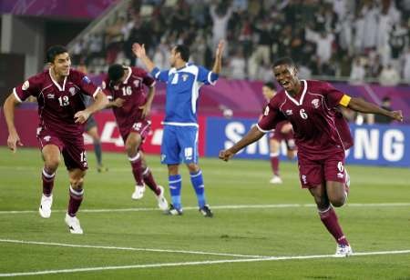 Chủ nhà Qatar vào Tứ kết, Trung Quốc về nước - 1