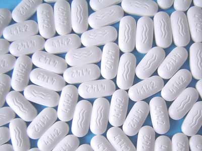 FDA cảnh báo tổn thương gan do dùng thuốc Multaq - 1