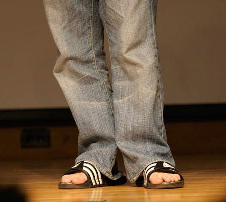 CEO Facebook là “người đàn ông mặc xấu nhất” - 2