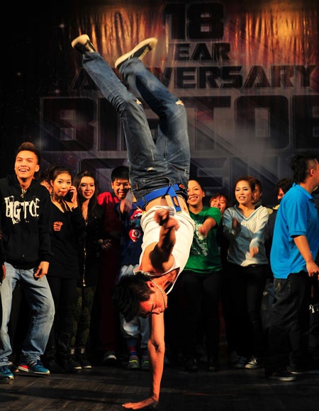 Big Toe vui “ngất trời” trong sinh nhật tuổi 18 - 1 Big Toe vui “ngất trời” trong sinh nhật tuổi 18 - 1