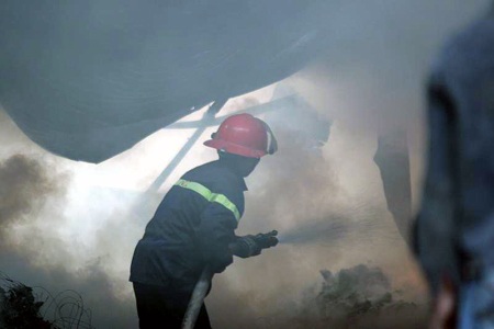 Cháy kho chứa đồ bảo ôn gần bến xe Nước Ngầm - 3 Cháy kho chứa đồ bảo ôn gần bến xe Nước Ngầm - 3