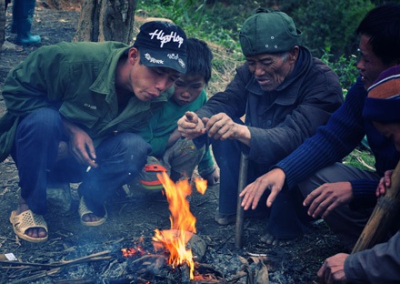 Những ngọn lửa đầy “ma lực” trên vùng cao ngày giá lạnh - 6 Những ngọn lửa đầy “ma lực” trên vùng cao ngày giá lạnh - 6