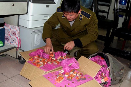 Hơn 10kg pháo “bỏ quên” trên xe khách - 1 Hơn 10kg pháo “bỏ quên” trên xe khách - 1