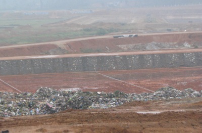 Thành phố Vinh ngập rác và bài học về lời hứa với dân - 2